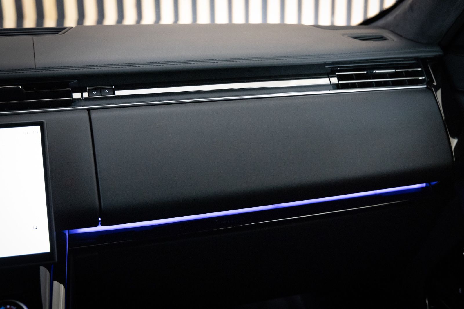 Range Rover Sport D350 First Edition - Samsaru's Car Outlet