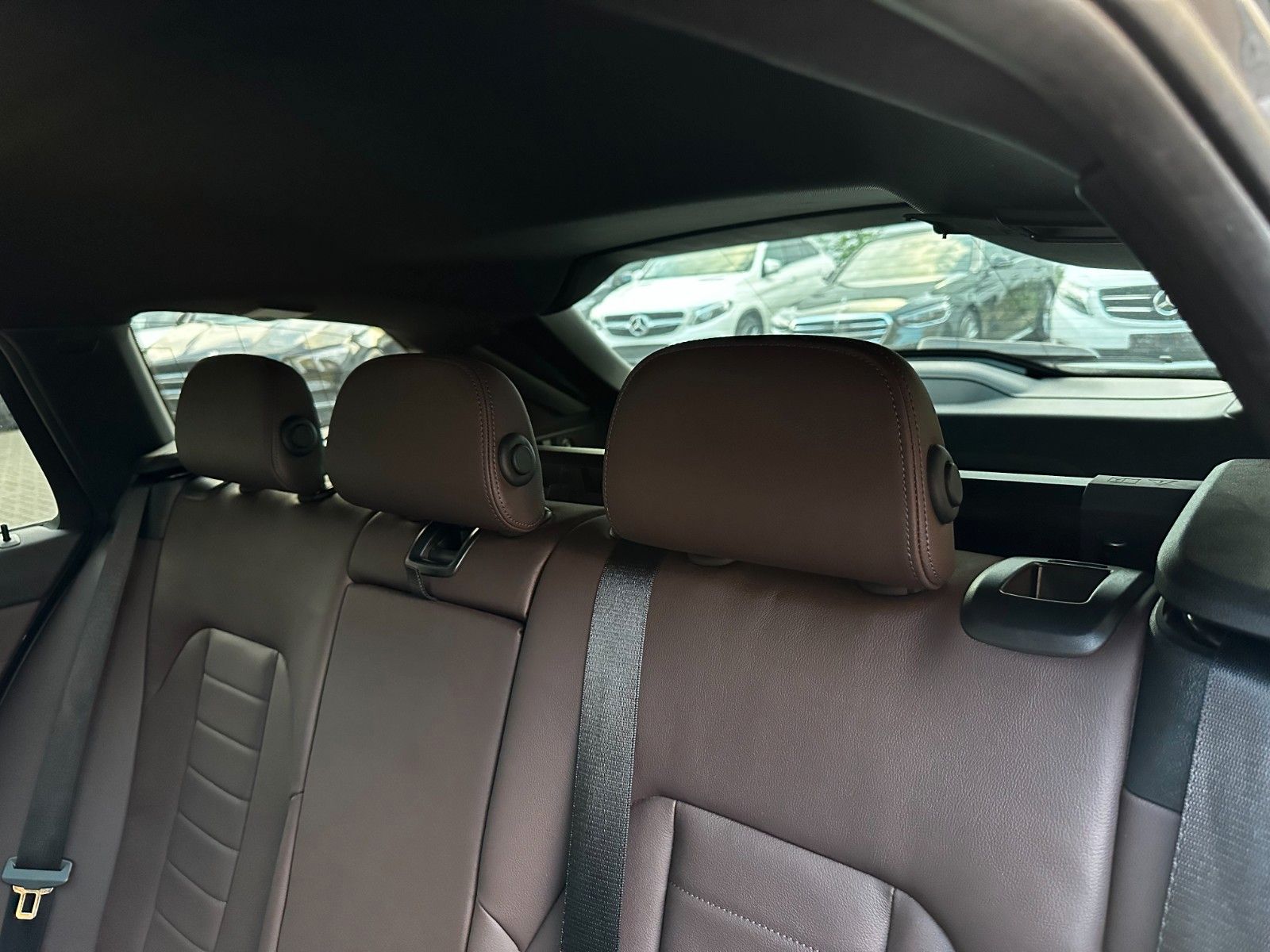 BMW 330e M Sport Shadow - Samsaru's Car Outlet