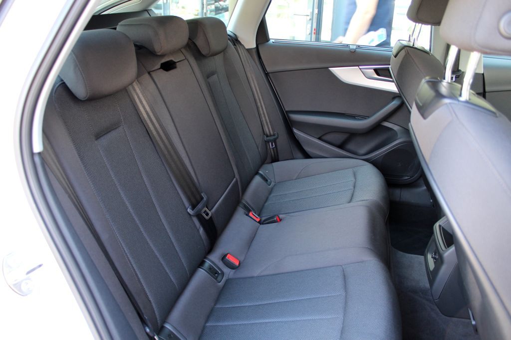 Audi A4 Avant 35 TDI S tronic - Samsaru's Car Outlet