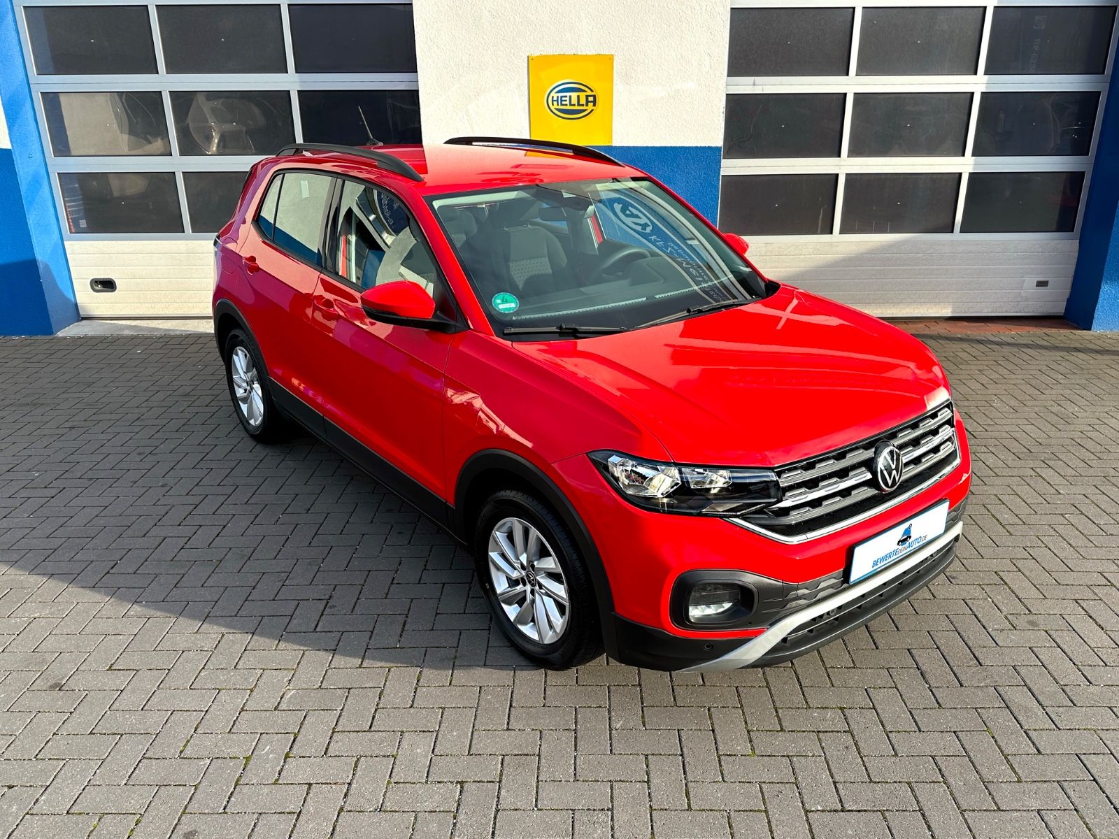 Volkswagen T-Cross 1.0 TSI Life - Samsaru's Car Outlet
