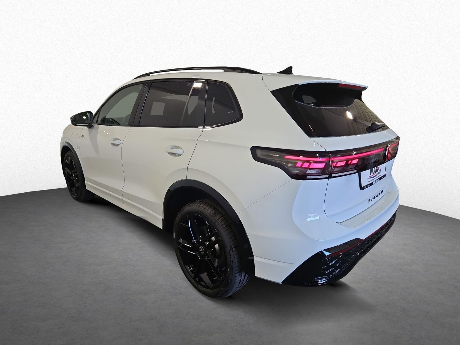 Volkswagen Tiguan R-Line 1.5 eHybrid DSG LEDER+AHK+PANO+NAV