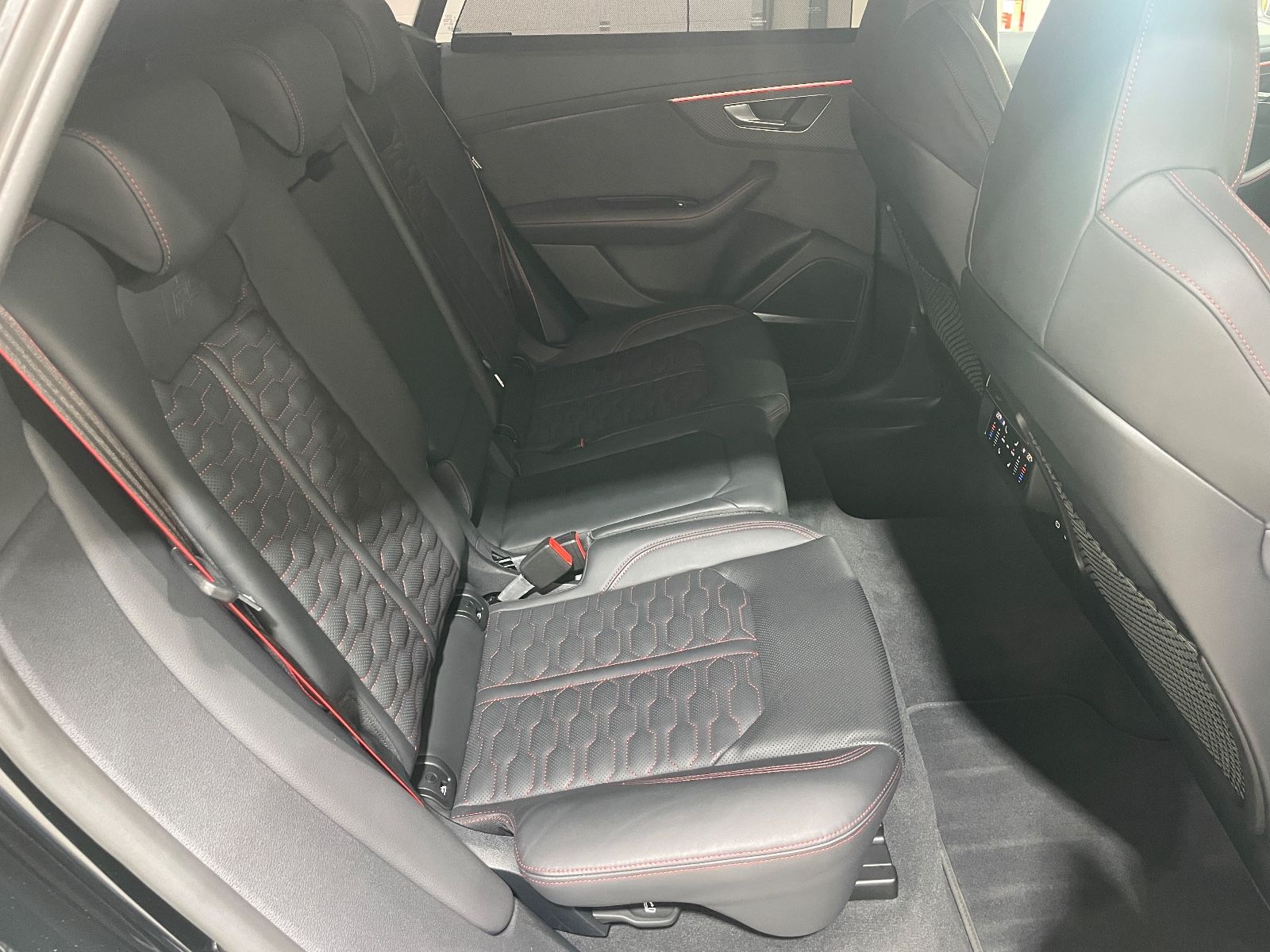 Audi RSQ8/Keramik/Carbon/Pano/RS-Dynm-Pkt/APR-720PS
