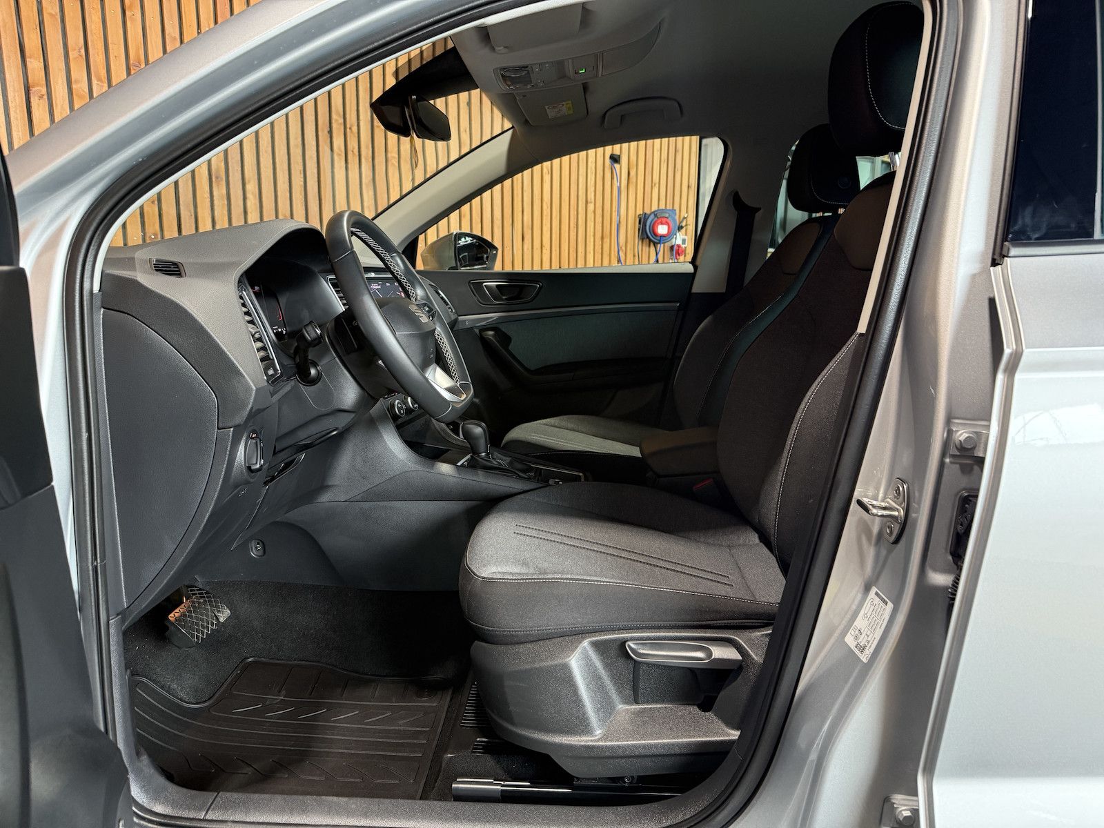 Seat Ateca 2,0 TDI DSG Navi*LED*Kam*Virtual*AHK*Beats