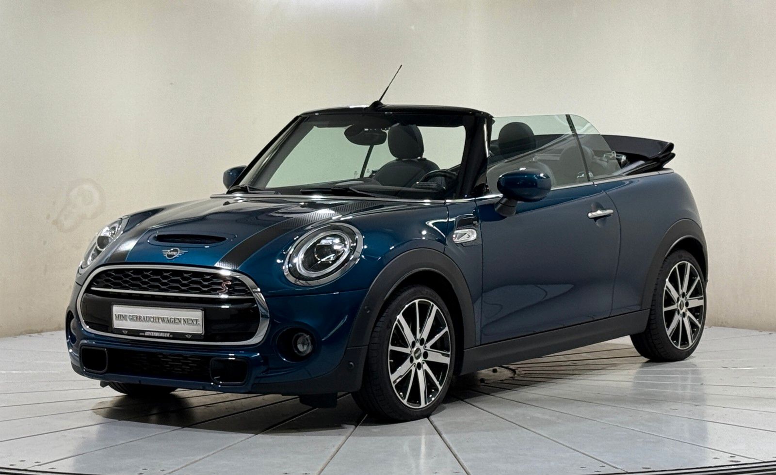 MINI Cooper S Cabrio Sidewalk - Samsaru's Car Outlet