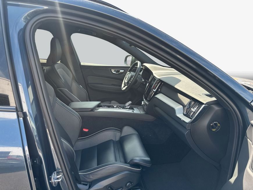 Volvo XC60 B4 D AWD Plus Dark