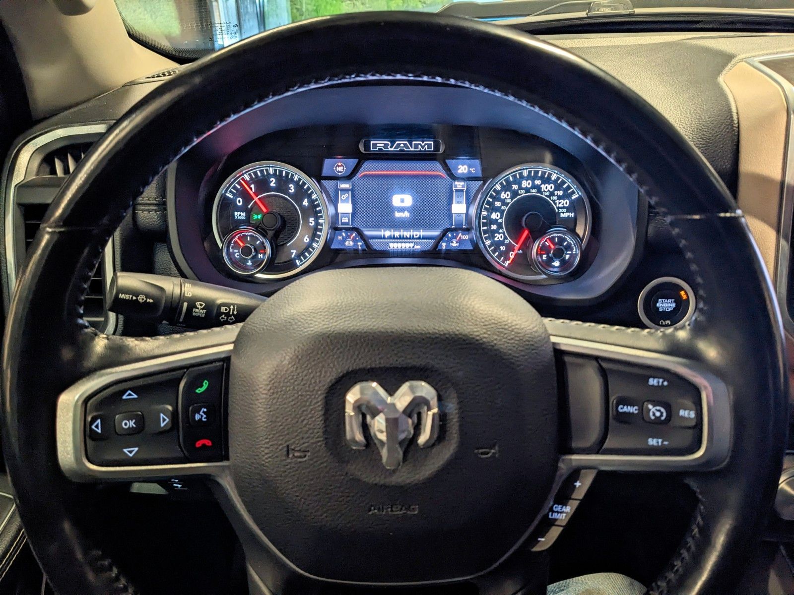 Dodge RAM 1500  Laramie HEMI 5.7L   4x4 Leder/LED