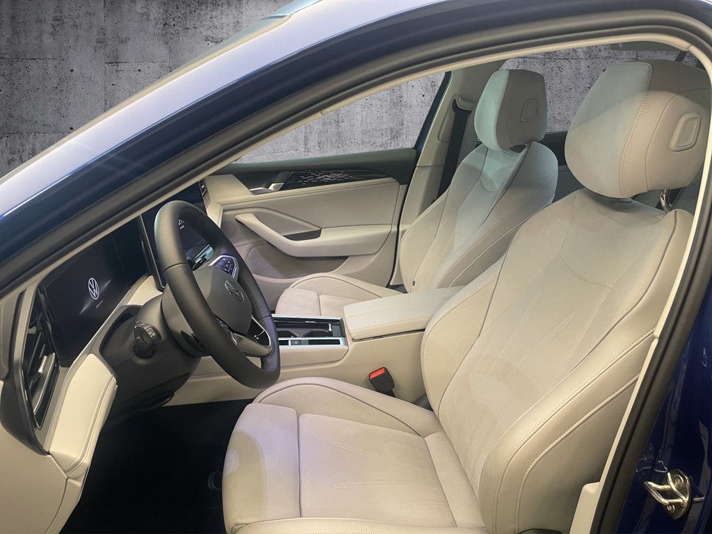 Volkswagen Passat Variant 1.5 eHybrid Elegance DSG Matrix