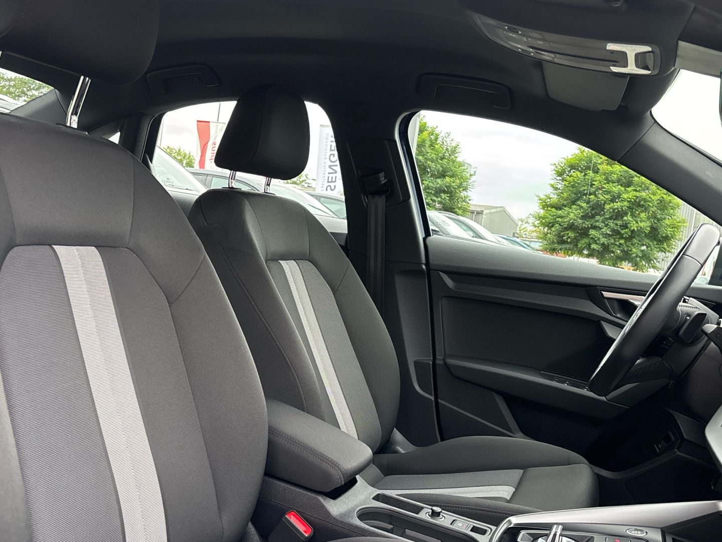 Audi A3 30 TFSI S tronic MMI LED AHK Digi-Cockpit