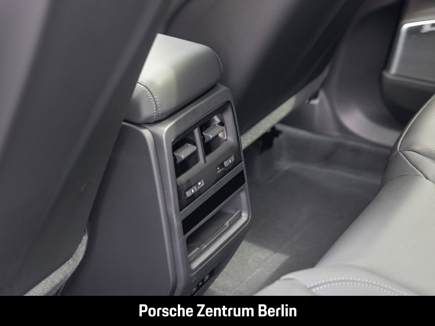 Porsche Macan Turbo Burmester Rückfahrkamera Panorama