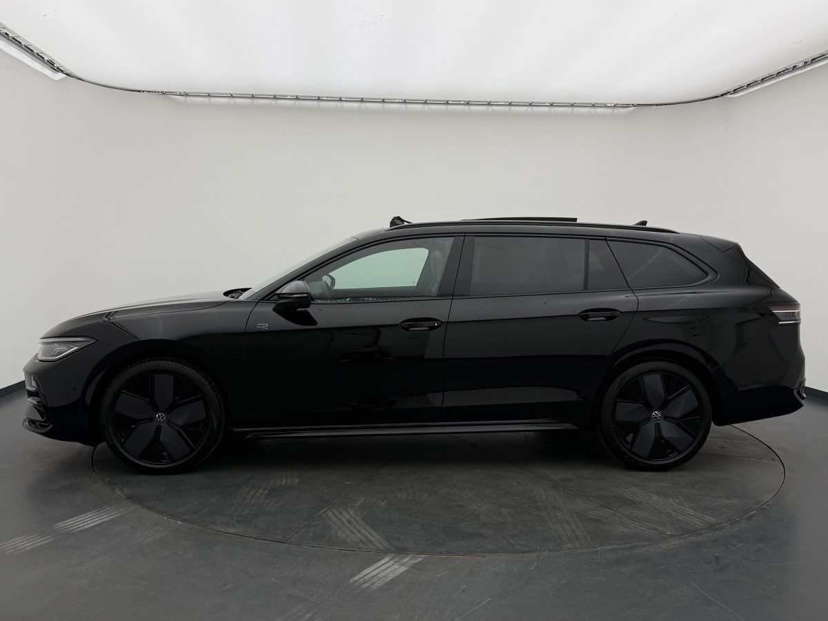 Volkswagen Passat Var. 2.0 TDI 4M +R-LINE+CAM+PANO+AHK+HUD+