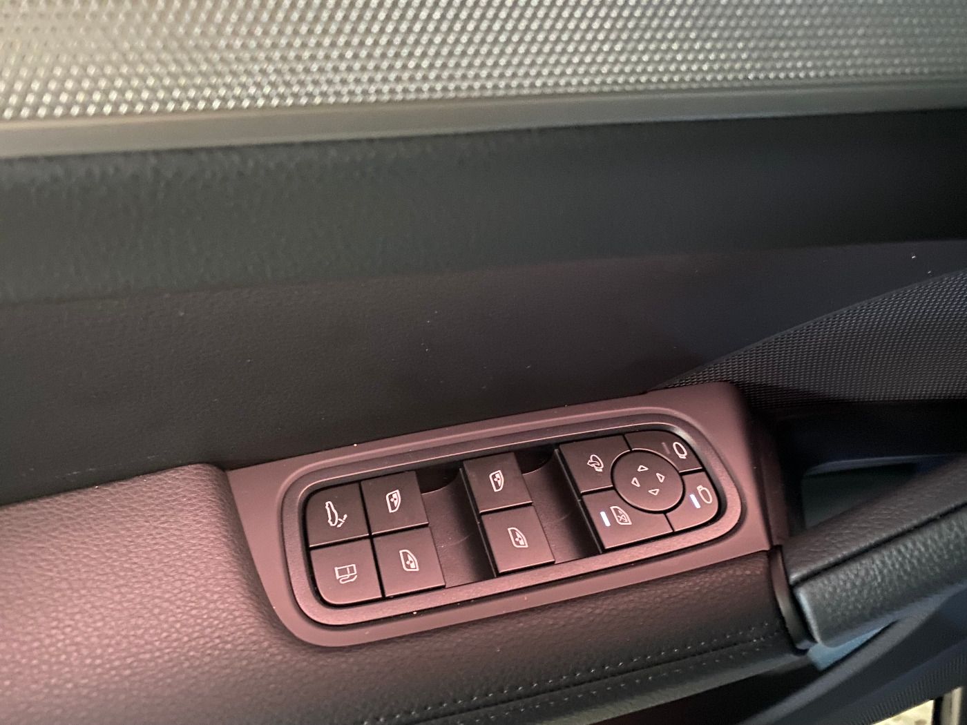 Porsche Cayenne E-Hybrid Coupé | Adaptive Luftfederung |