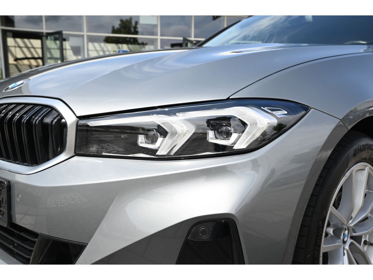 BMW 320d Touring - Samsaru's Car Outlet