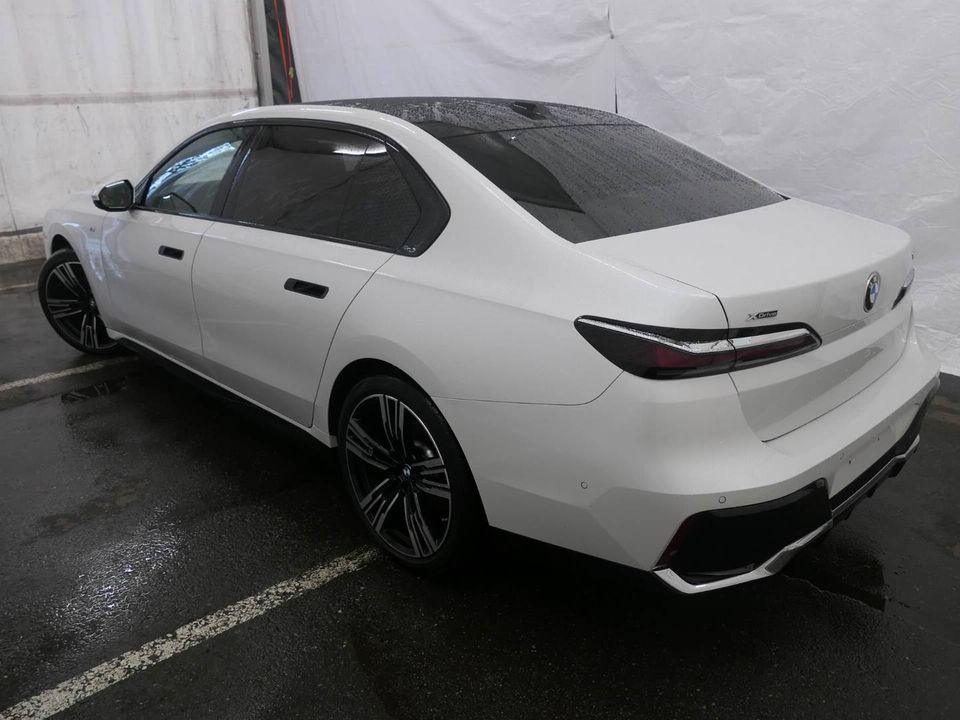 BMW 740d xDrive M Sportpaket Standhzg SkyLounge 21