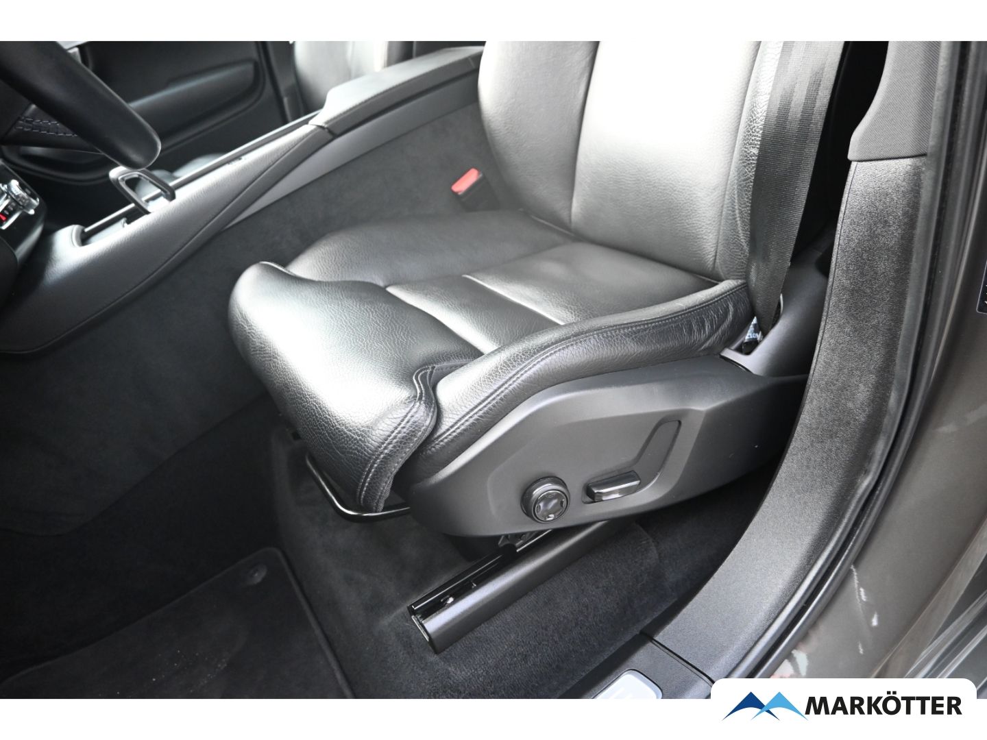 Volvo XC90 B5 AWD Momentum Pro/AHK/ACC/H&K/LenkradH/20