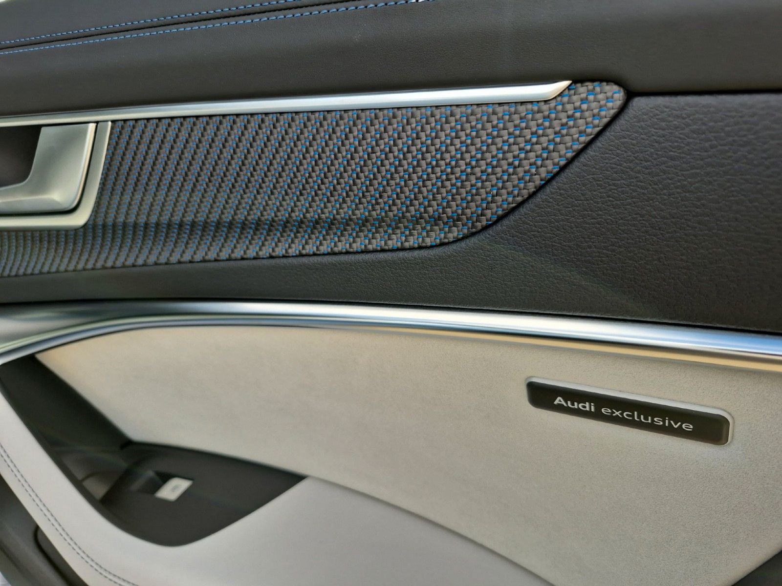 Audi RS6 Avant quattro perf. exclusive/Carbon/B&O/305