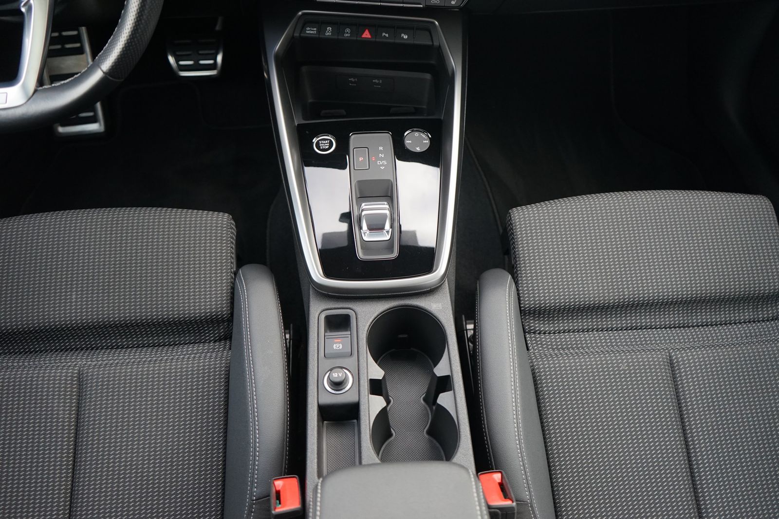 Audi A3 35 TDI Sportback S-Line S-Tronic LED Navi PDC