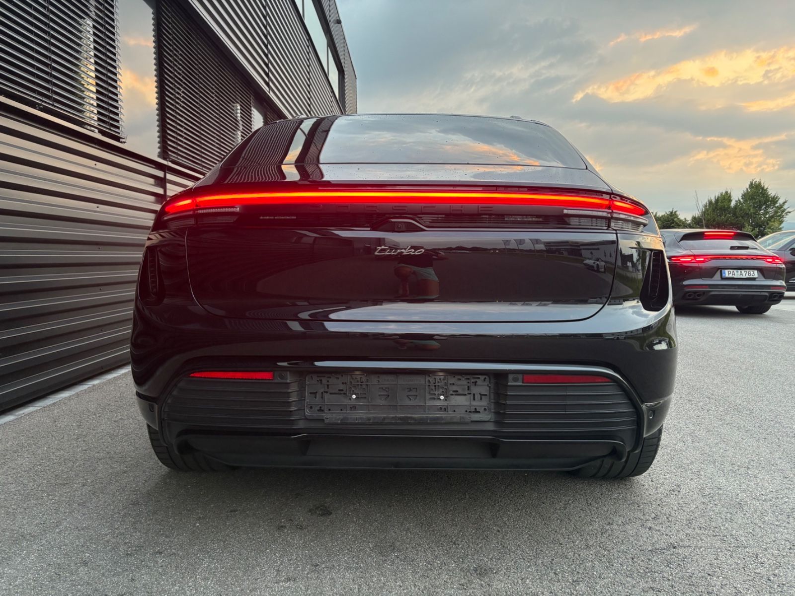 Porsche Macan E Turbo - Samsaru's Car Outlet