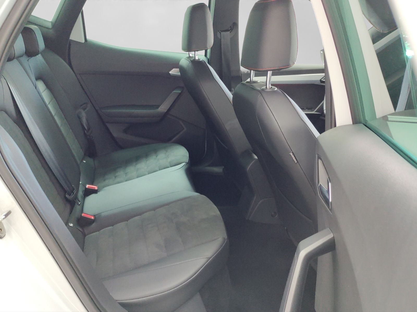 Seat Arona 1.5 TSI DSG FR NAVI AHK SITZHZ GJR
