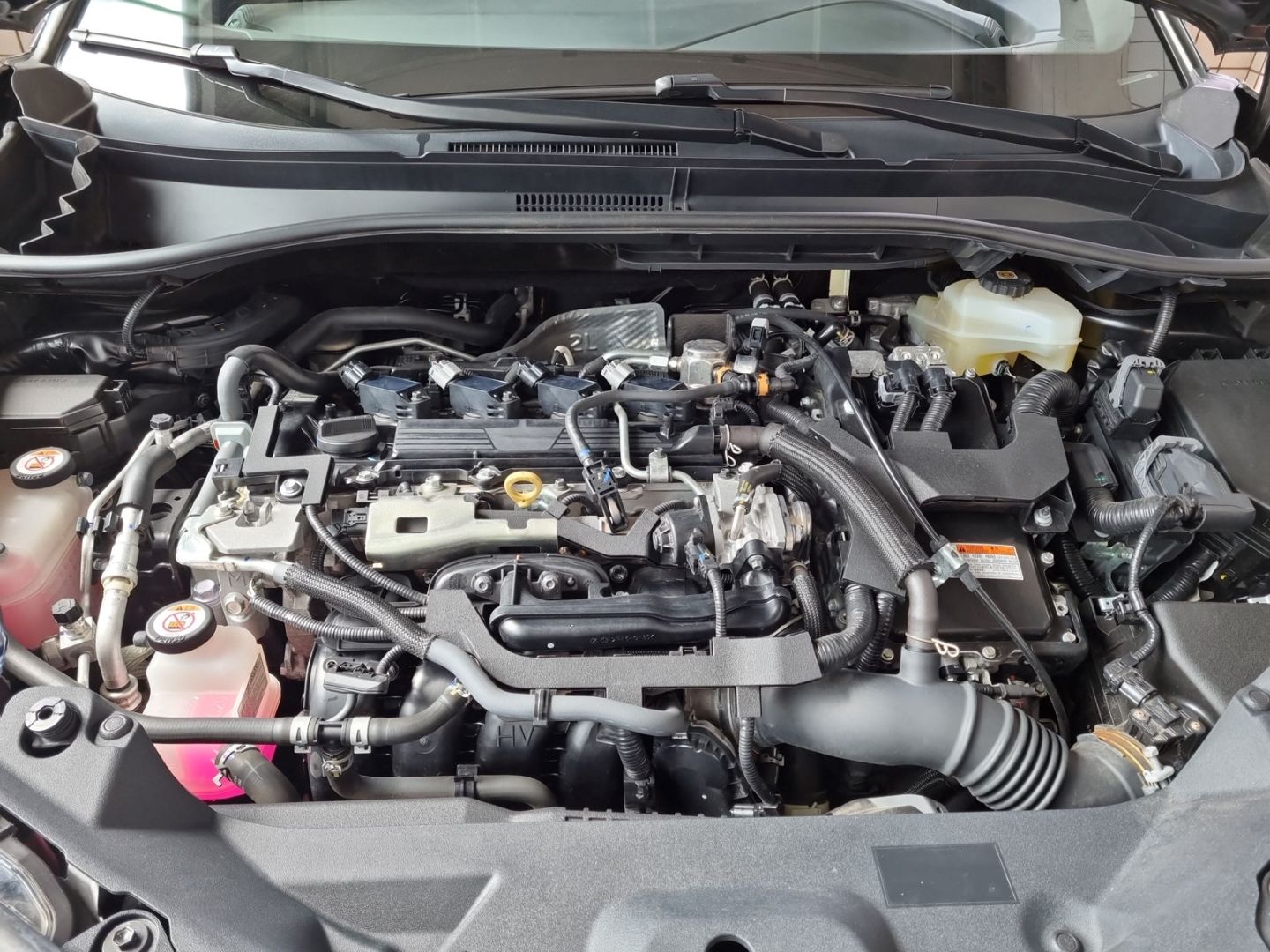 Toyota C-HR Hybrid Team D - Samsaru's Car Outlet