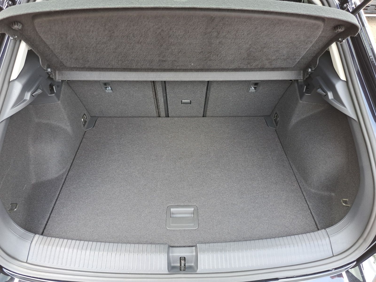 Volkswagen T-Roc Style 1.5 TSI DSG - Samsaru's Car Outlet