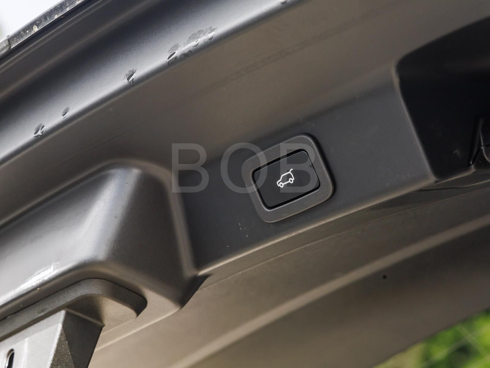 Jaguar F-Pace SVR Head-UP SD AHK Komfort-P