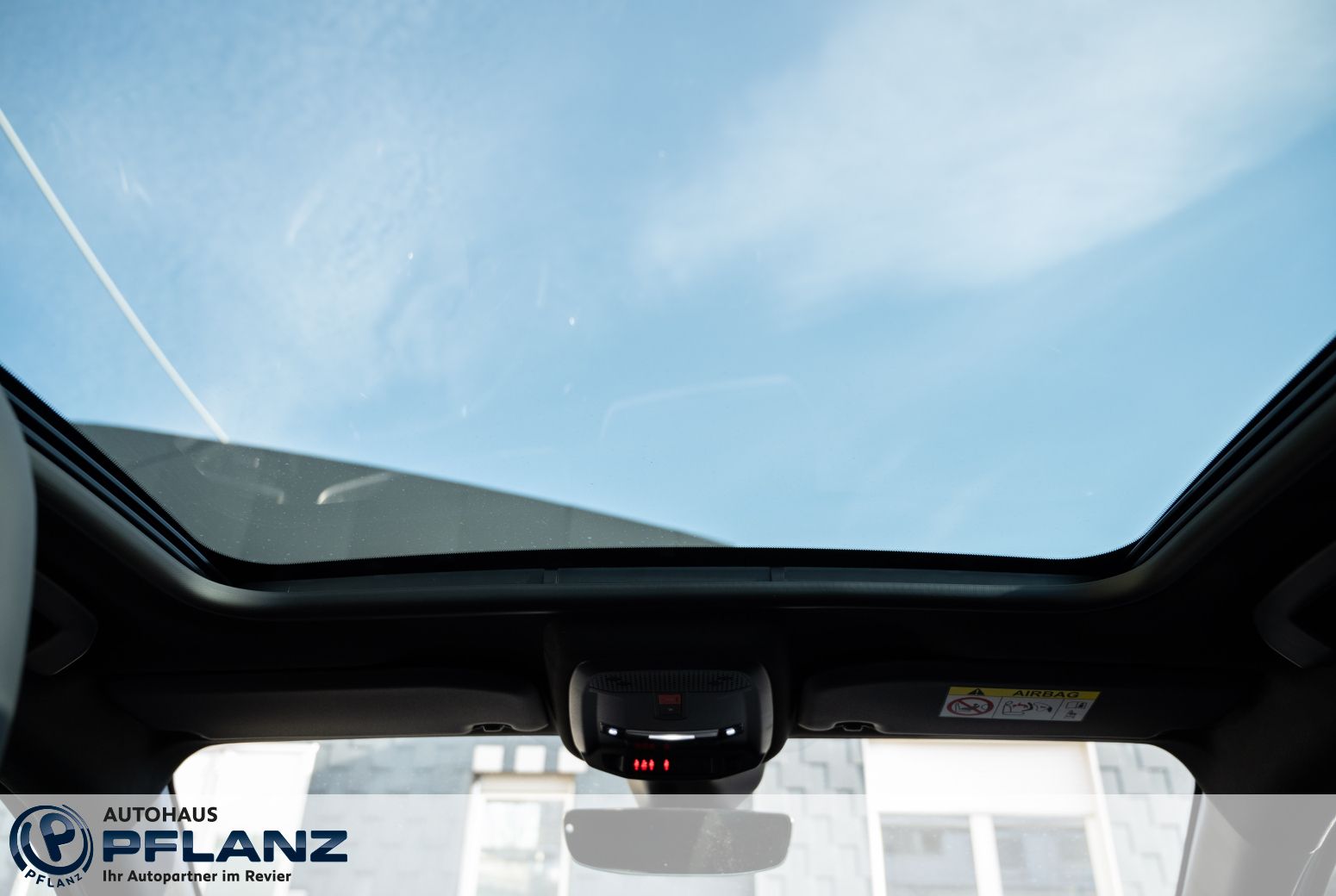 Peugeot e-208 GT Pack - Samsaru's Car Outlet