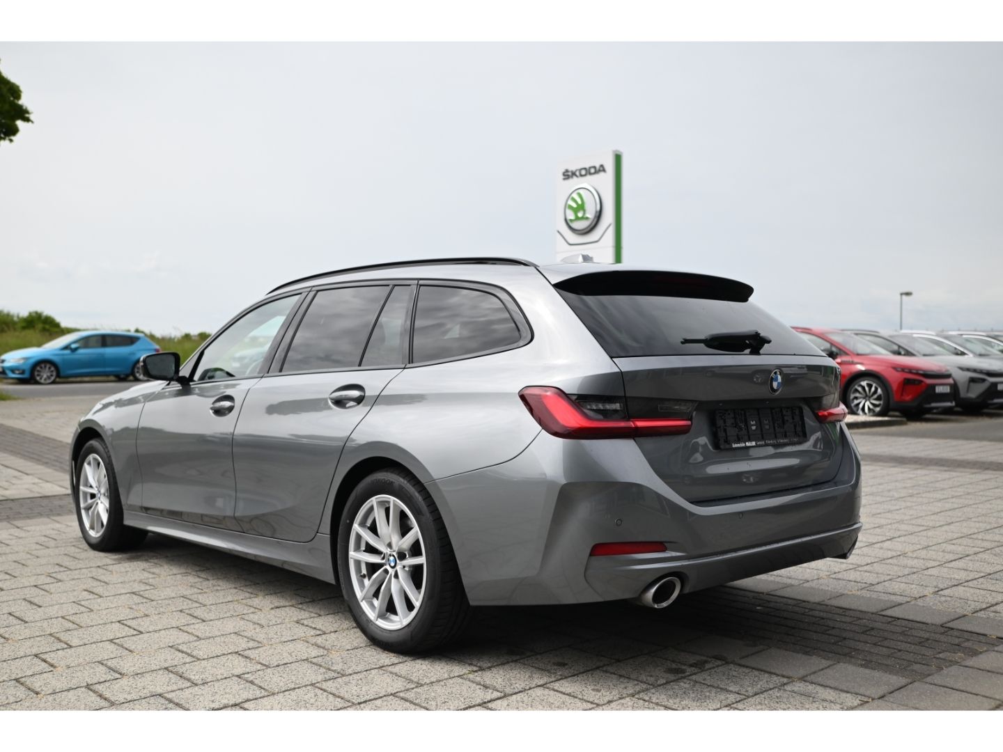 BMW 320d xDrive Touring - Samsaru's Car Outlet