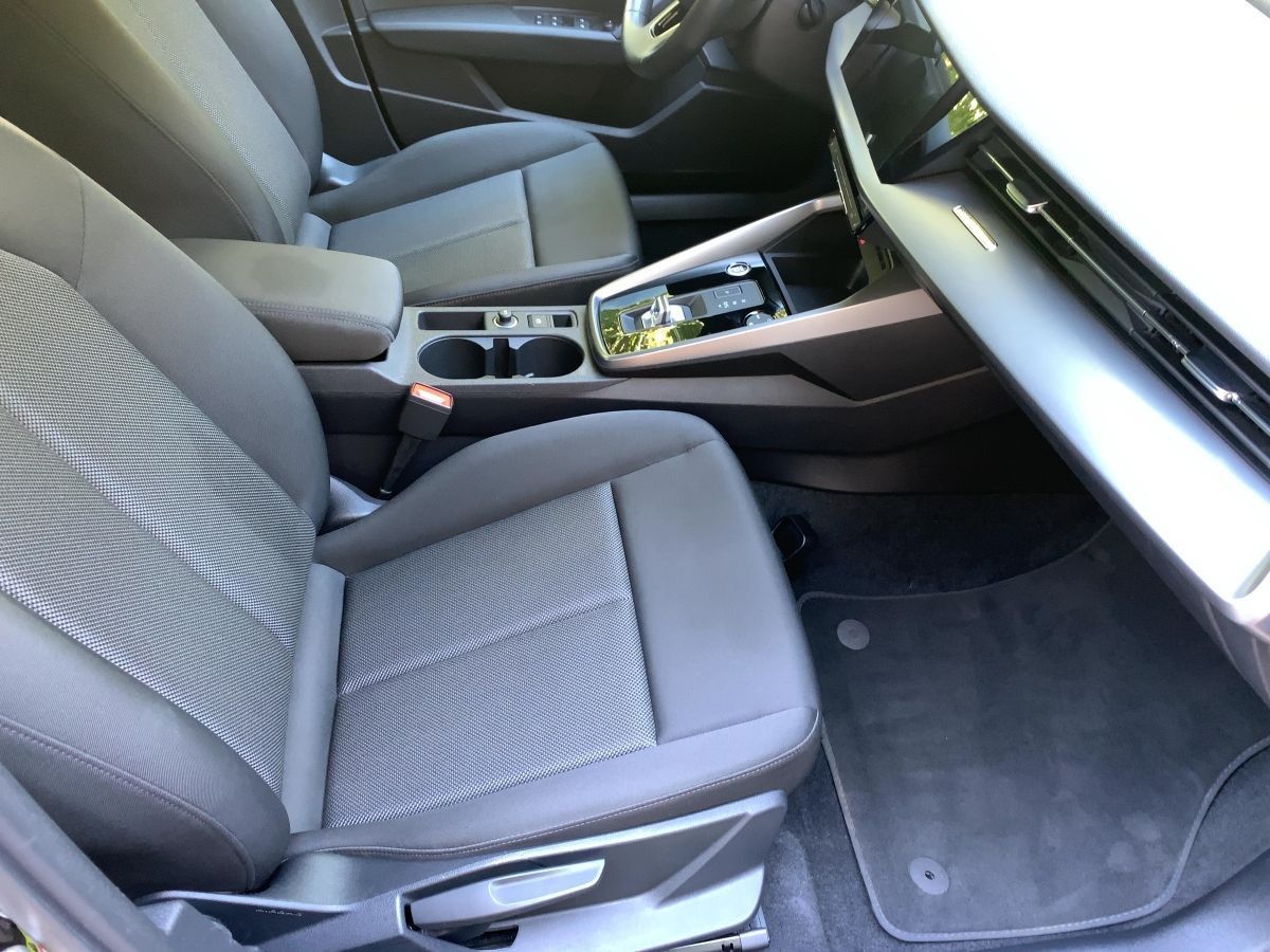 Audi A3 Sportback 30 TDI S-TR LED+NAVI+AHK+STDHZG+ACC