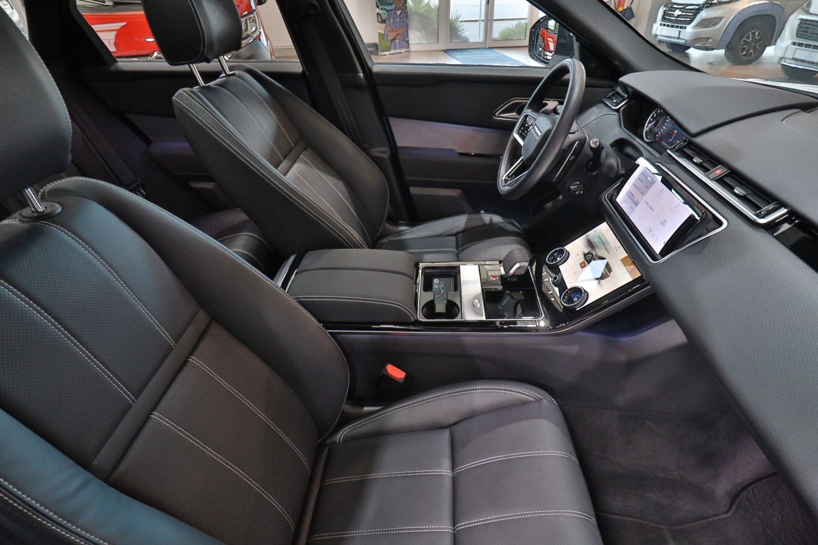 Range Rover Velar 300 R-Dynamic SE - Samsaru's Car Outlet