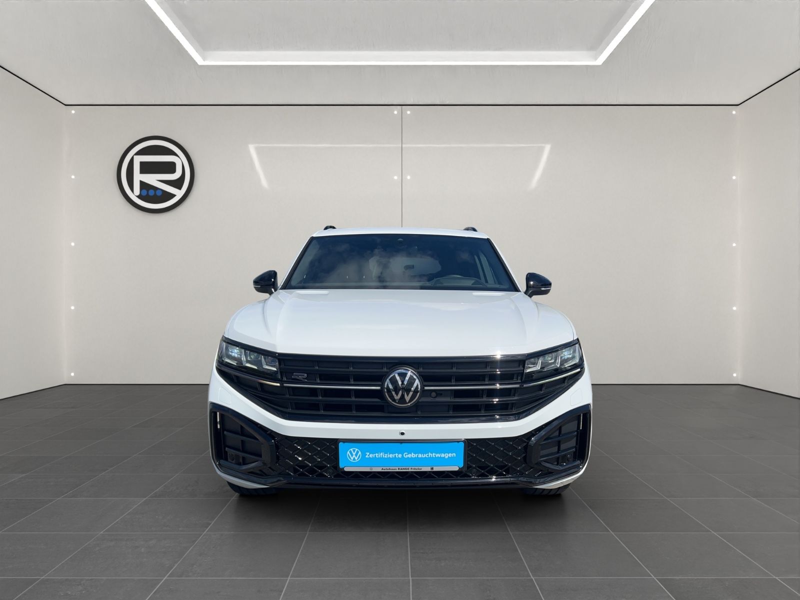 Volkswagen Touareg 3.0 l V6 TDI SCR R-Line 4MOTION - Samsaru's Car Outlet
