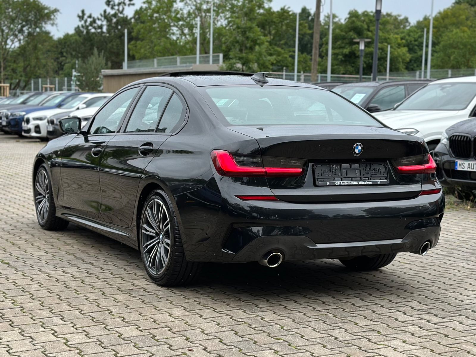 BMW 330d SAG M-Sportpaket - Samsaru's Car Outlet