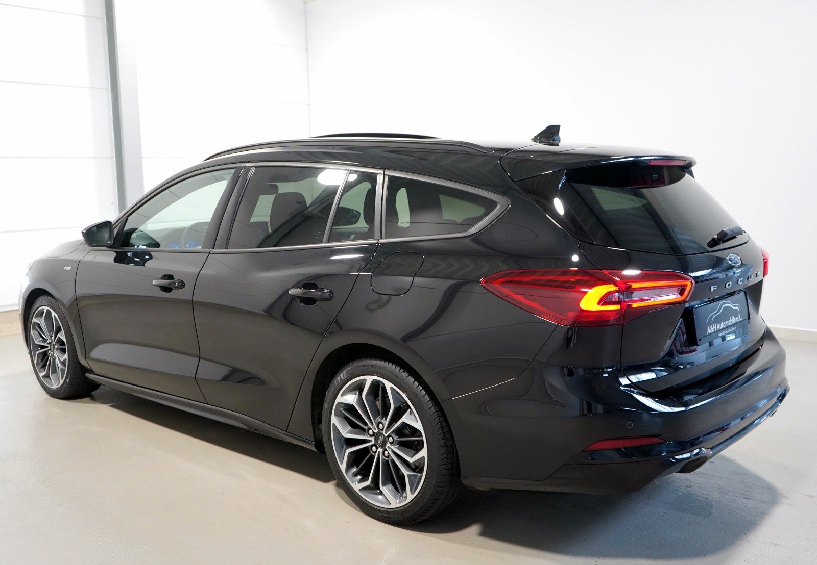 Ford Focus Turnier 1.5 EcoBlue ST-Line X *AHK*PANORAM