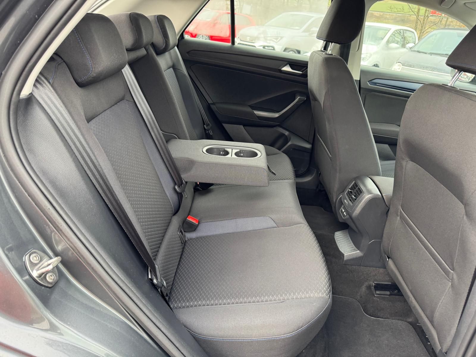 Volkswagen T-Roc 1.5 TSI DSG - Samsaru's Car Outlet