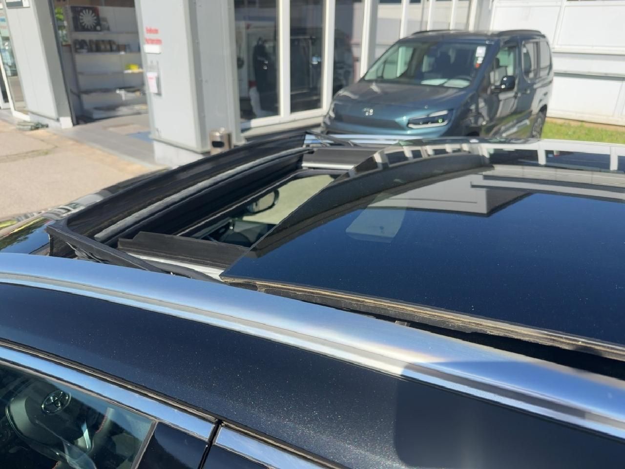 Toyota Corolla TS 2,0 Hybrid GR Sport Black Edt.*Pano*