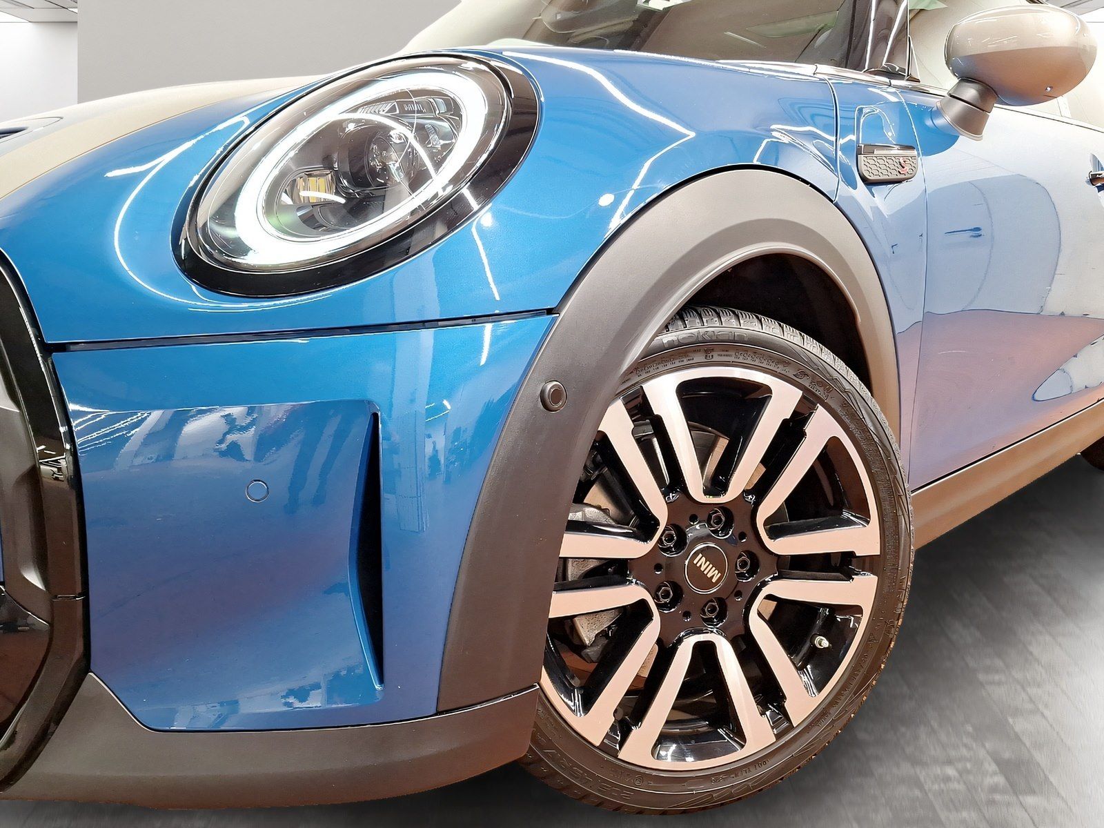MINI Cooper S - Samsaru's Car Outlet