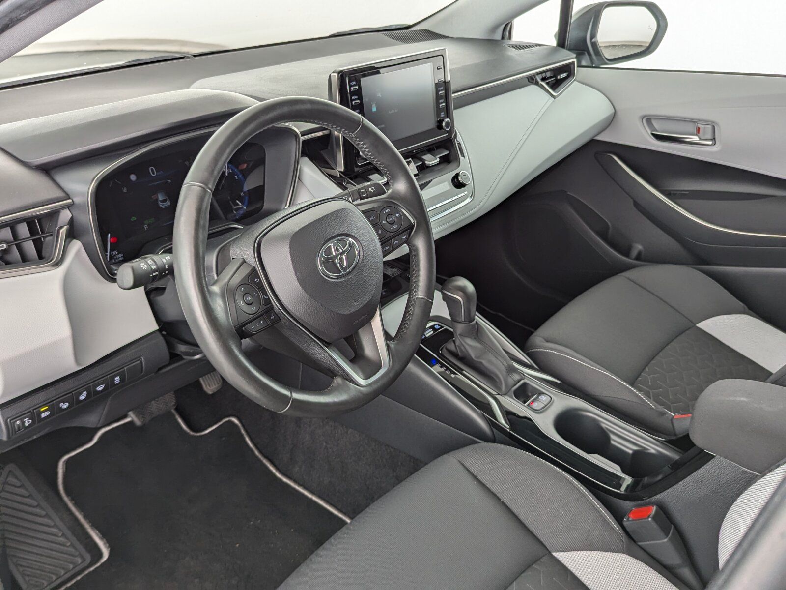Toyota Corolla 1.8 Hybrid Club - Samsaru's Car Outlet
