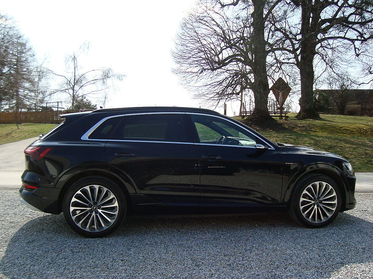 Audi e-tron 55 quattro RS-Sitze Garantie S-Line !!