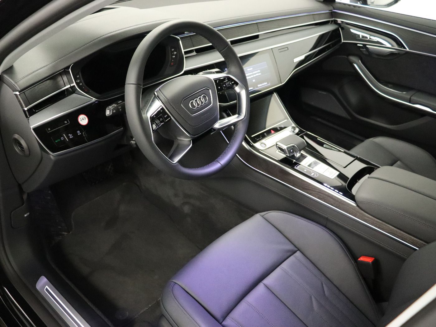 Audi A8 lang 60 TFSI e quattro - Samsaru's Car Outlet