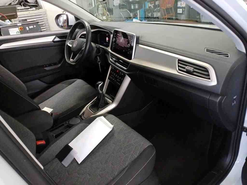 Volkswagen T-Roc 1.0 TSI MOVE - Samsaru's Car Outlet