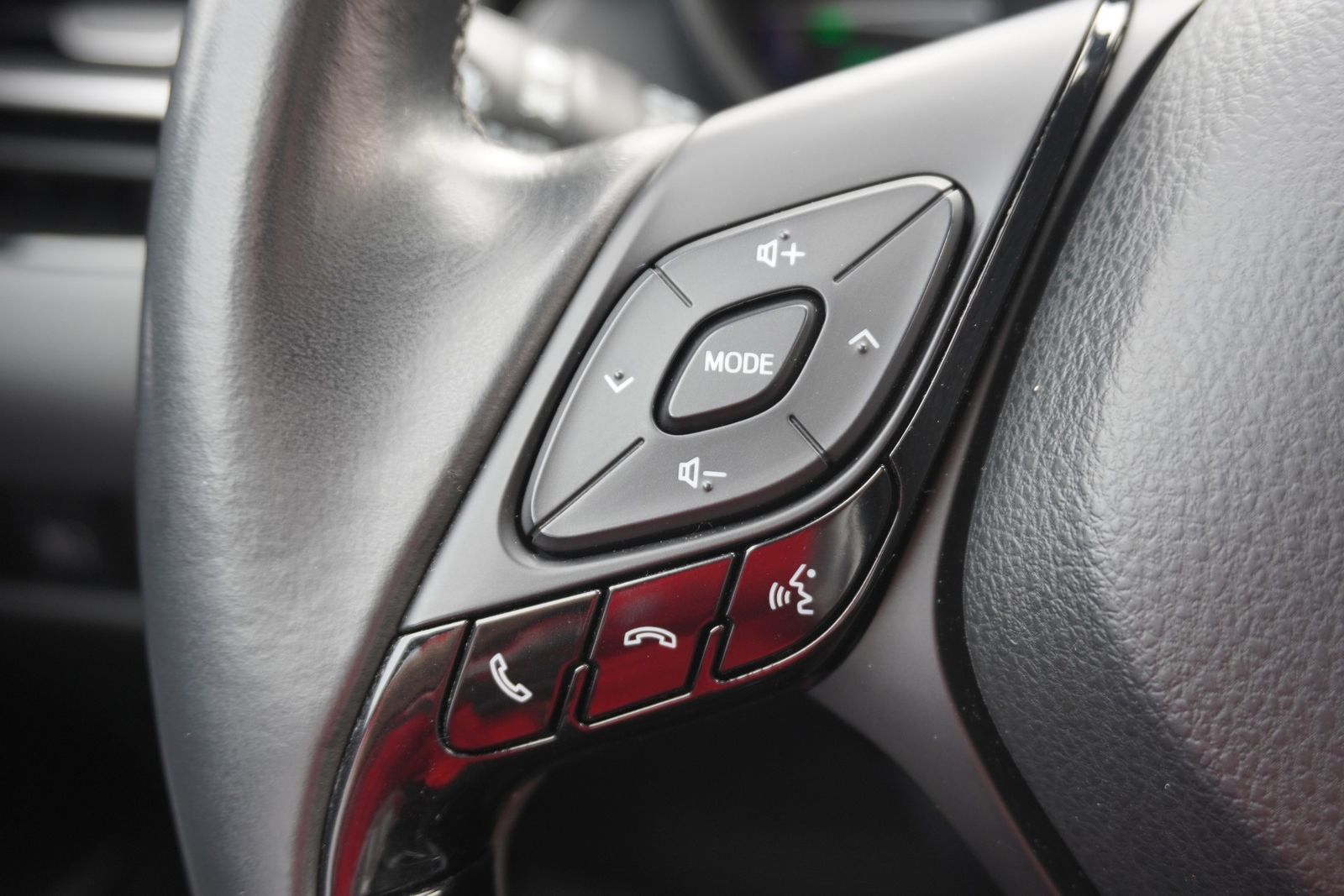 Toyota C-HR 1.8 Hybrid Flow - Samsaru's Car Outlet