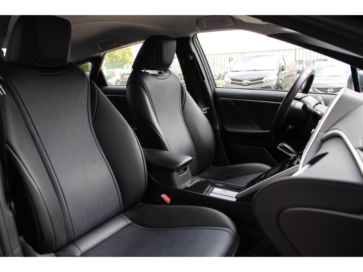 Toyota Mirai - Samsaru's Car Outlet