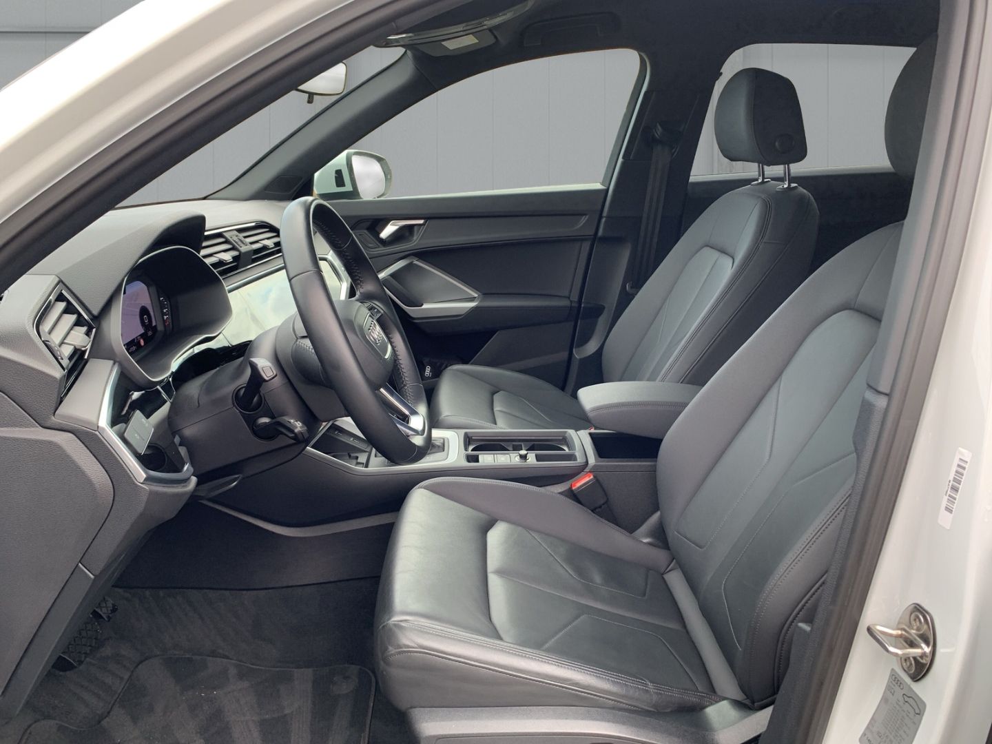 Audi Q3 45 TFSI quattro advanced - Samsaru's Car Outlet