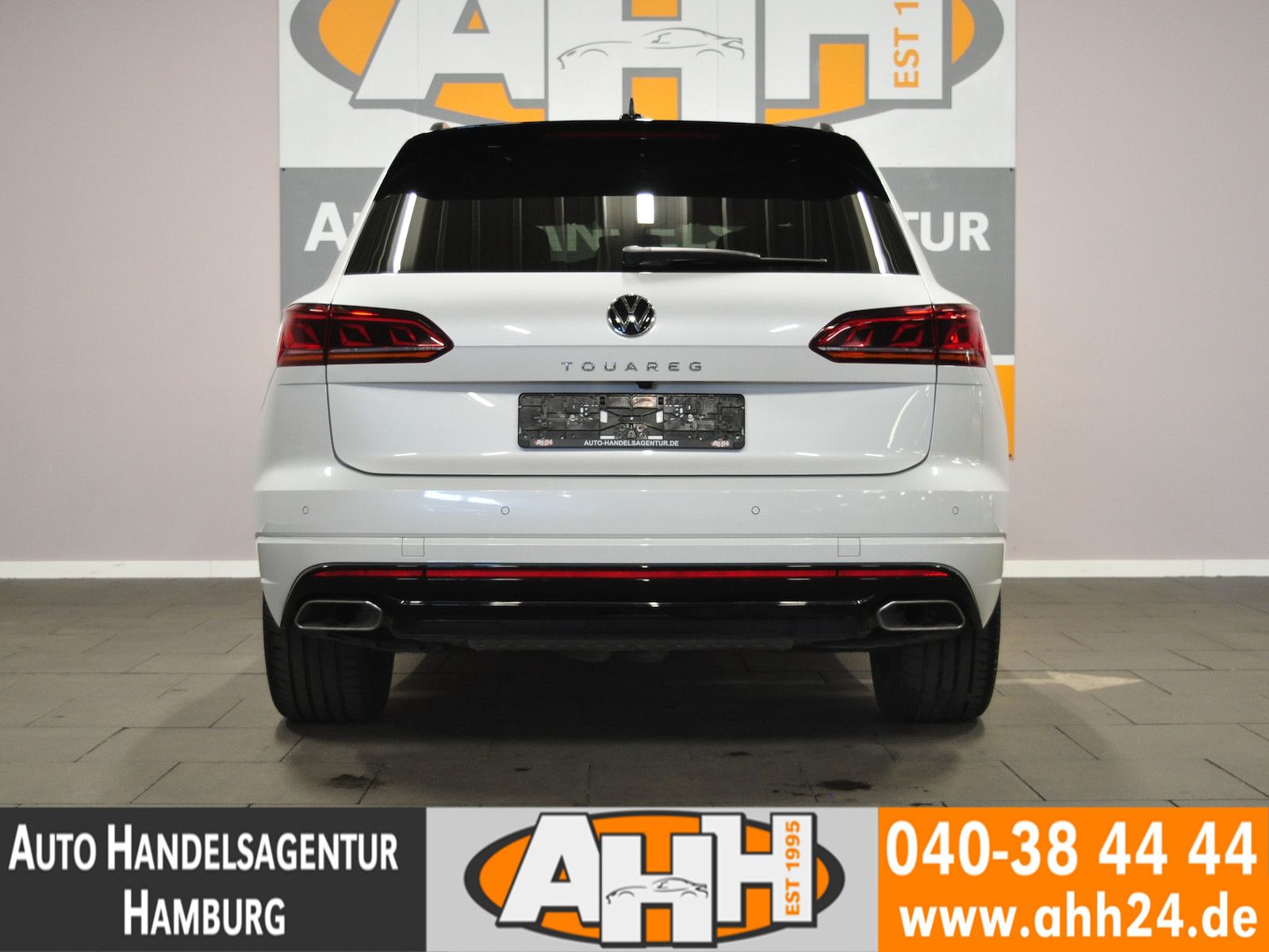 Volkswagen Touareg 3.0 TSI 4M R-LINE - Samsaru's Car Outlet