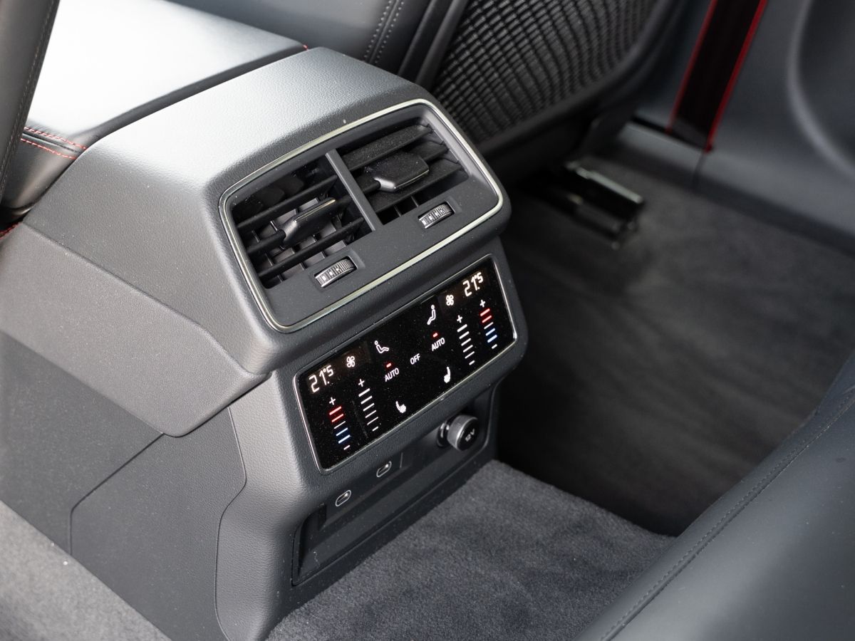 Audi A6 55 3.0 TFSI quattro Avant s line - Samsaru's Car Outlet