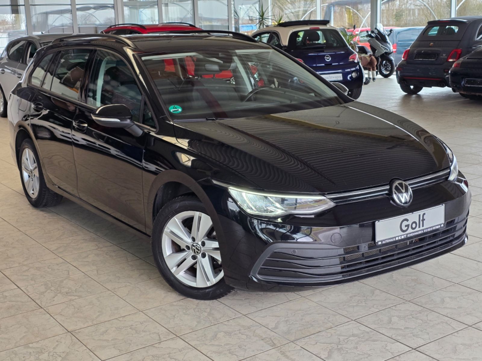 Volkswagen Golf VIII Variant Life eTSI DSG - Samsaru's Car Outlet