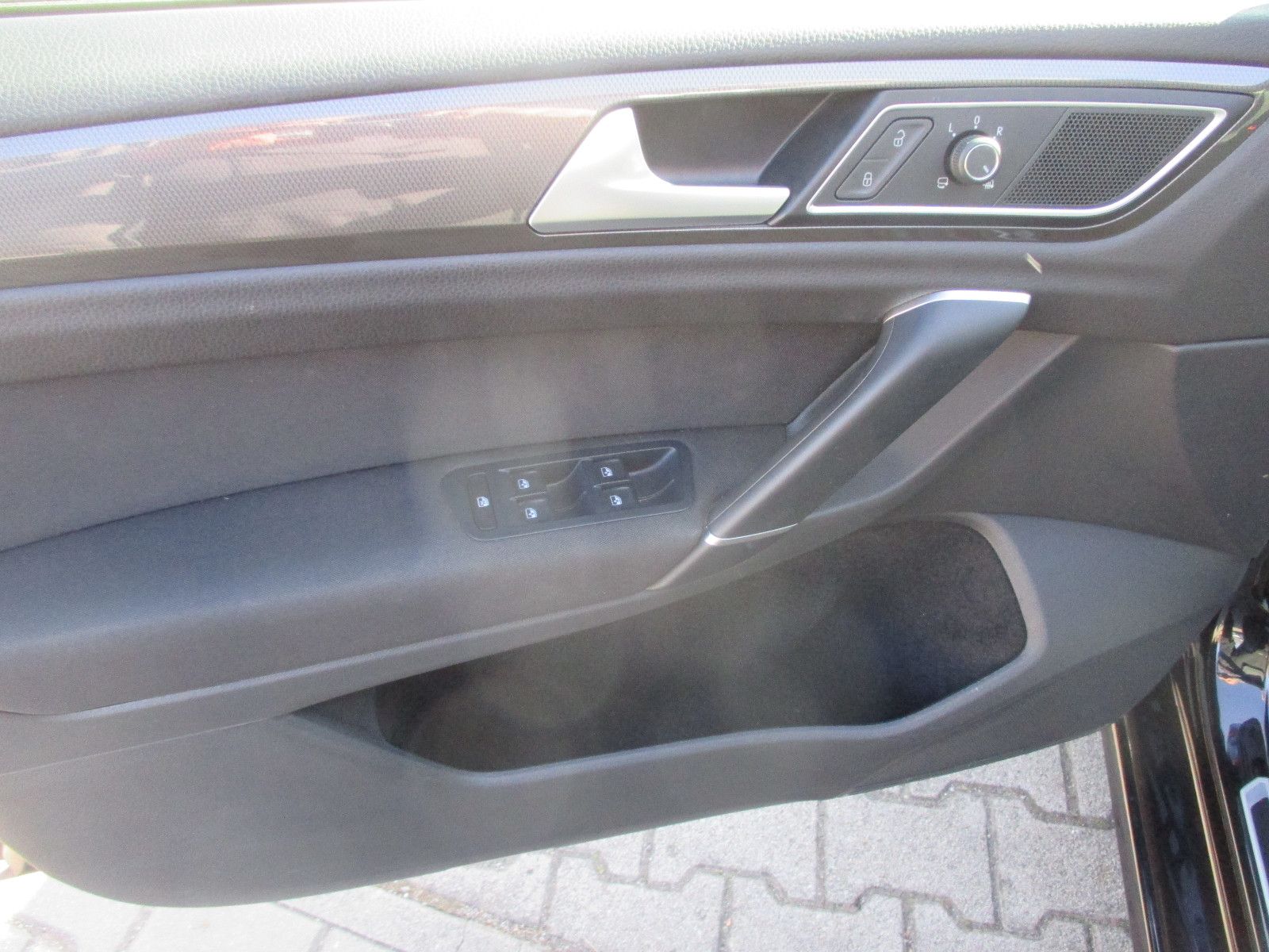 Volkswagen Golf Sportsvan 1.5 TSI DSG - Samsaru's Car Outlet