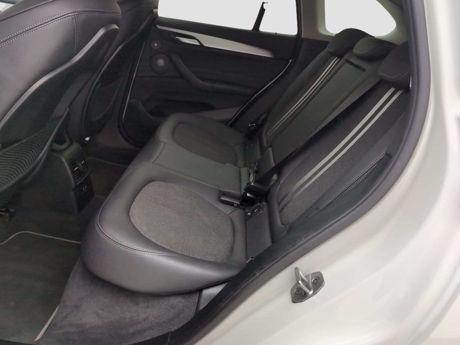 BMW X1 xDrive25e Sport Line - Samsaru's Car Outlet