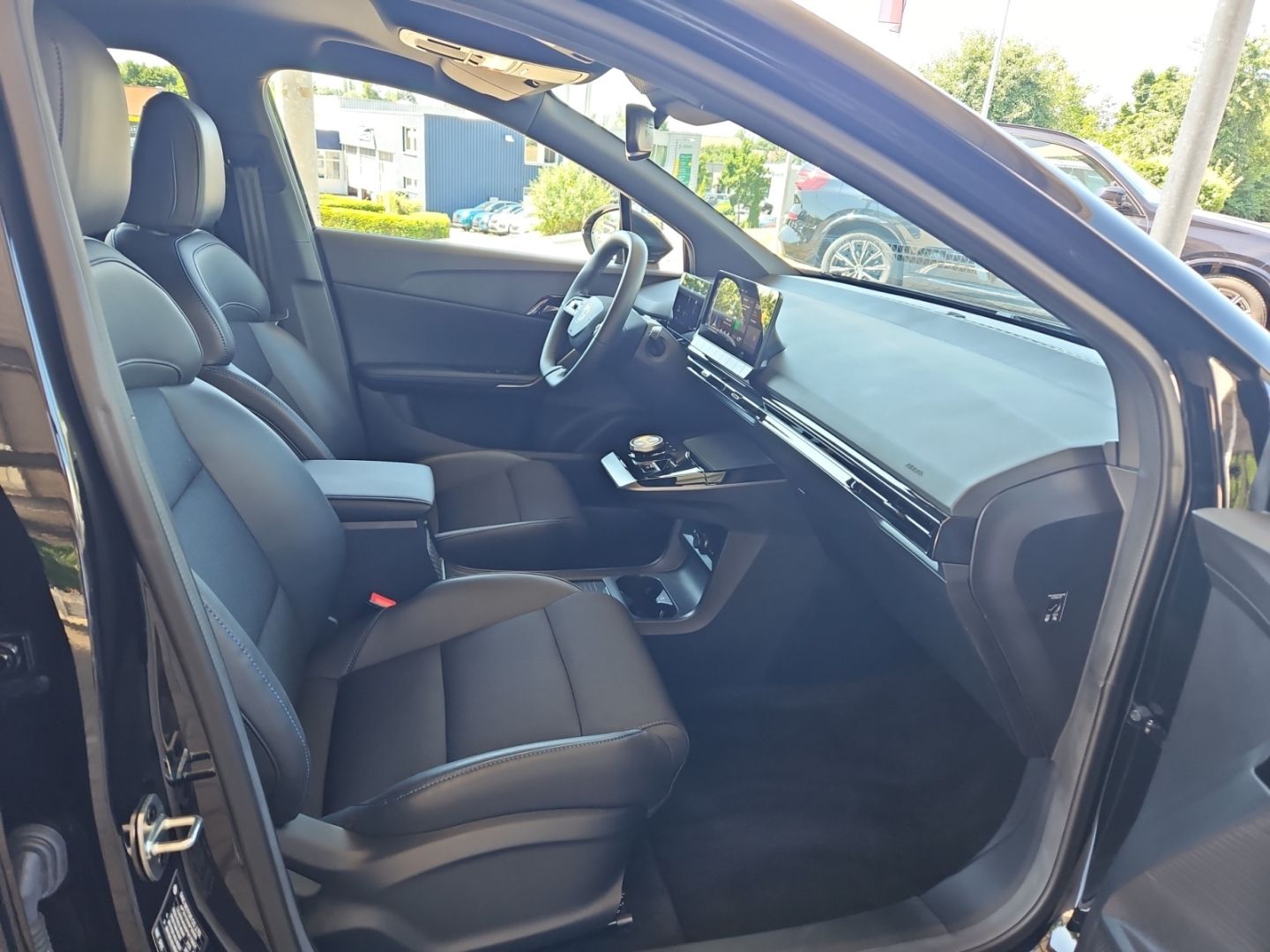 MG4 Luxury / 64 kWh / Navi / SHZ / 360°-Kamera