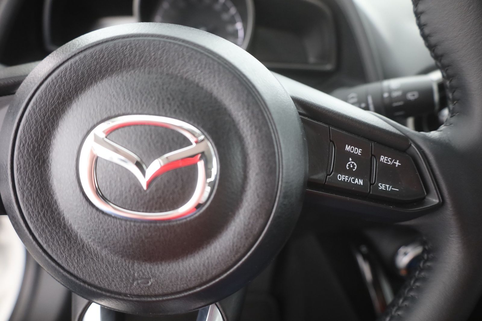 Mazda 2 1.5 SKYACTIV-G 90 Aut. - Samsaru's Car Outlet