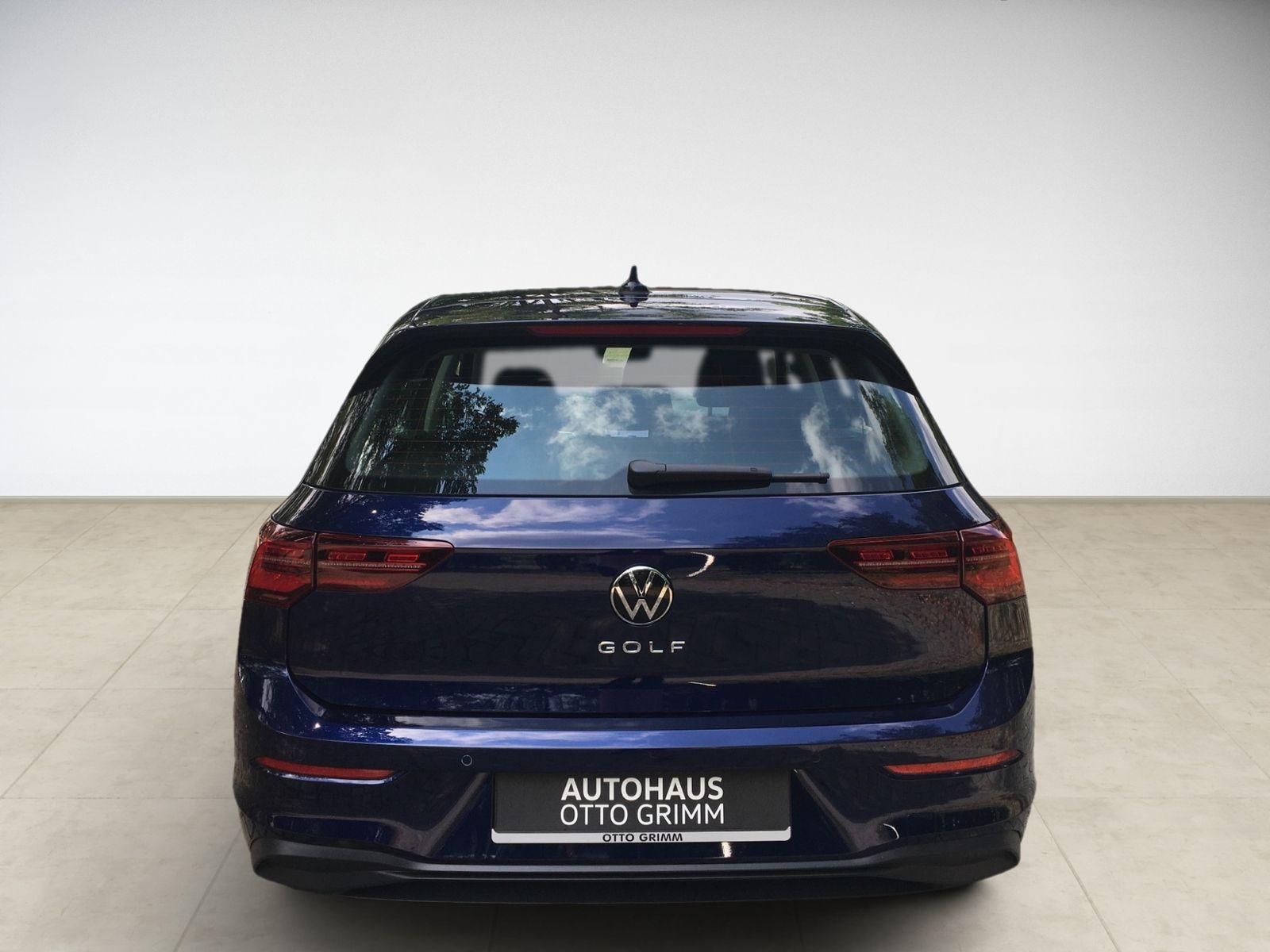 Volkswagen Golf VIII 1.5 TSI Life - Samsaru's Car Outlet